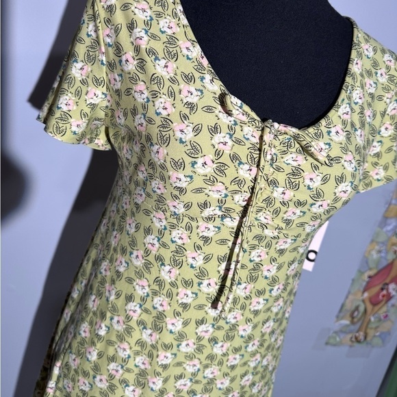 Juniors' SO® Cinched Front Fit & Flare
Peasant Dress Size Medium - Picture 12 of 13